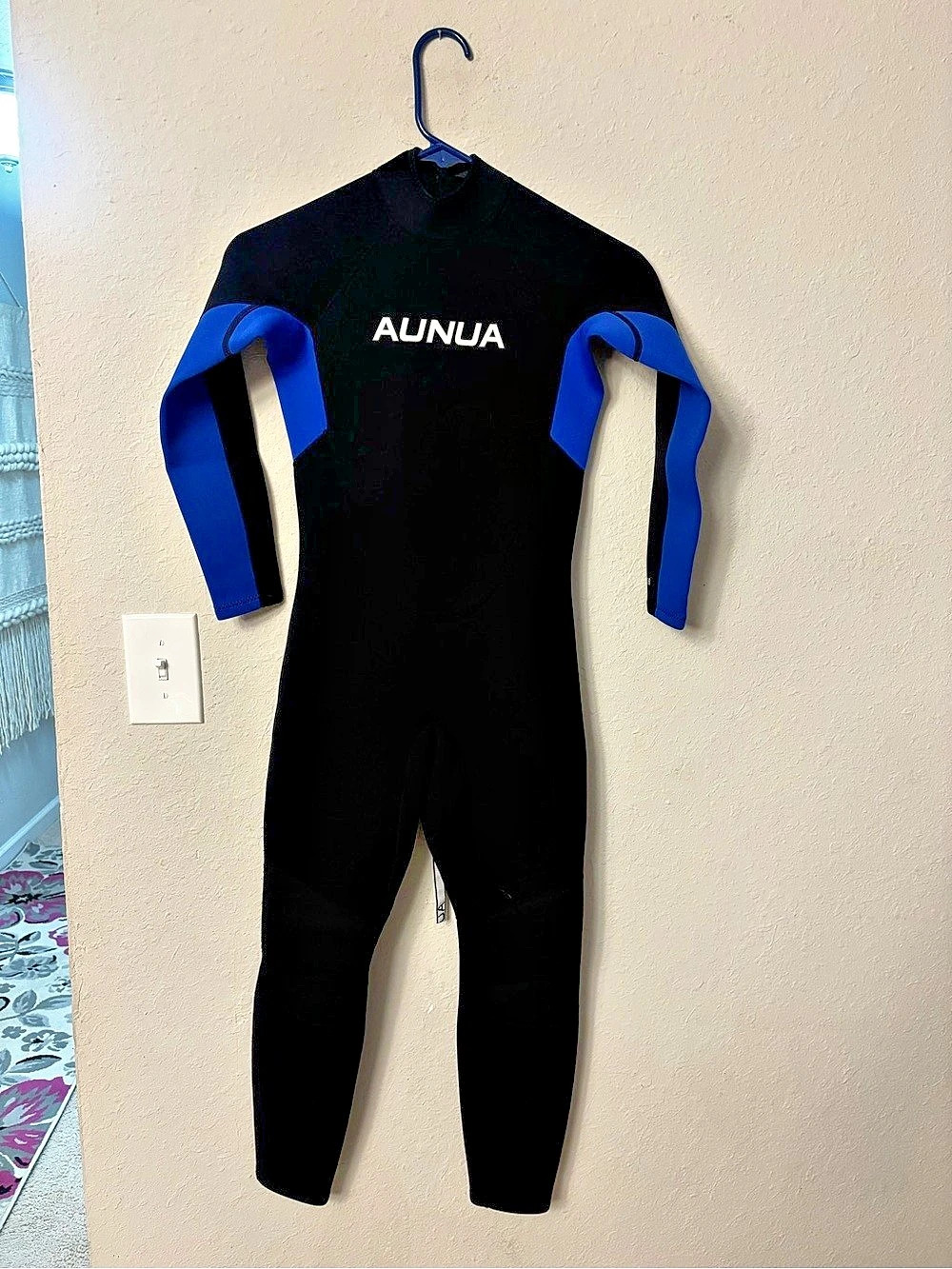 AUNUA Kids Black & Blue Wetsuit Size US 12